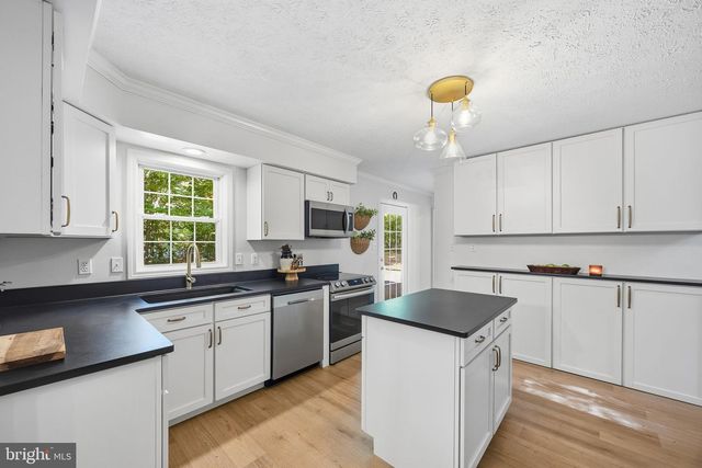 11 COBBLESTONE WAY, Fredericksburg, VA 22406