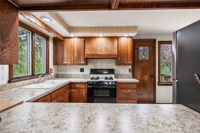 100 Gordon Drive, Greece, NY 14626