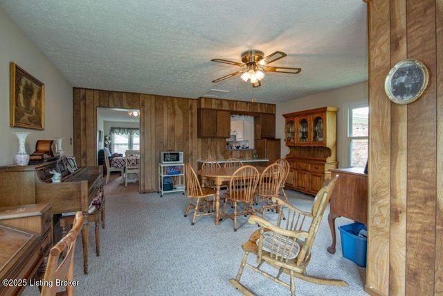 825 Crocus Dr, Radcliff, KY 40160