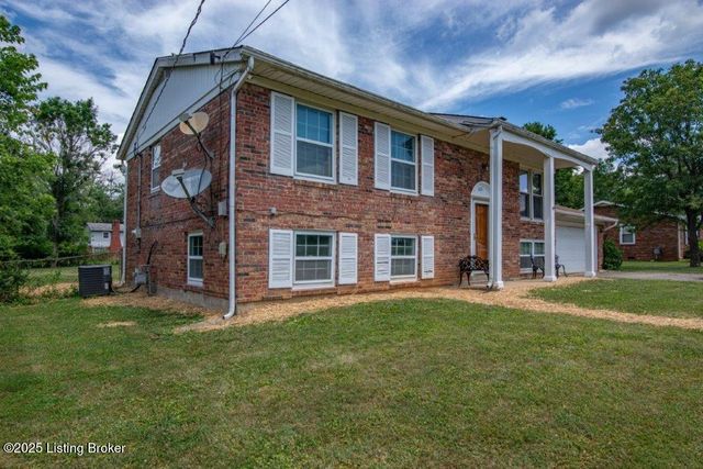 825 Crocus Dr, Radcliff, KY 40160