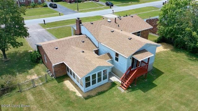 825 Crocus Dr, Radcliff, KY 40160