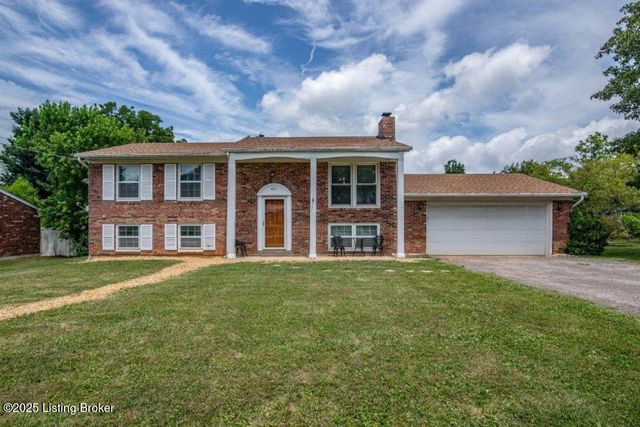 825 Crocus Dr, Radcliff, KY 40160