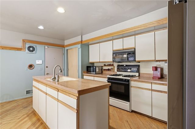 13 Selden Street, Rochester, NY 14605