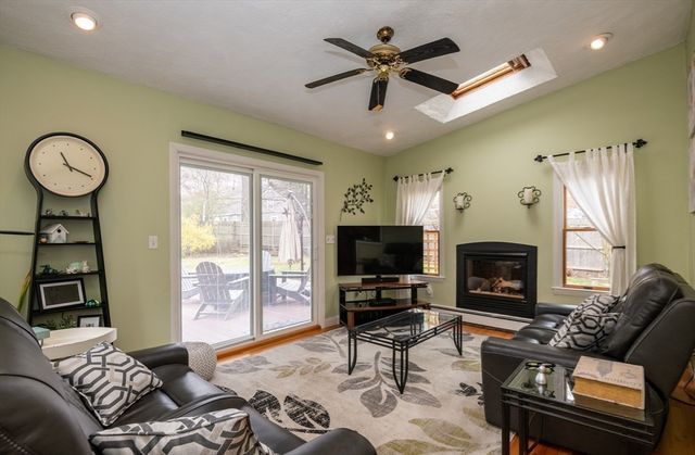 189 West Shore Dr, Marblehead, MA 01945