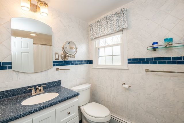 189 West Shore Dr, Marblehead, MA 01945