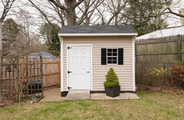 189 West Shore Dr, Marblehead, MA 01945