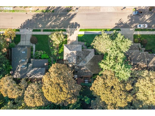 4217 ALBERT Cir, Lake Oswego, OR 97035