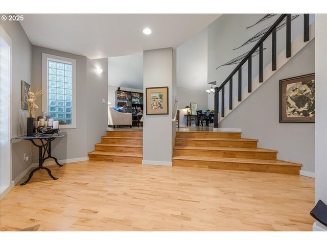 4217 ALBERT Cir, Lake Oswego, OR 97035