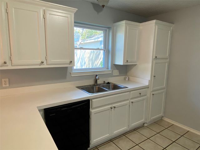 5949 Sundown Drive, Watauga, TX 76148