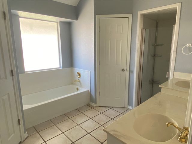 5949 Sundown Drive, Watauga, TX 76148