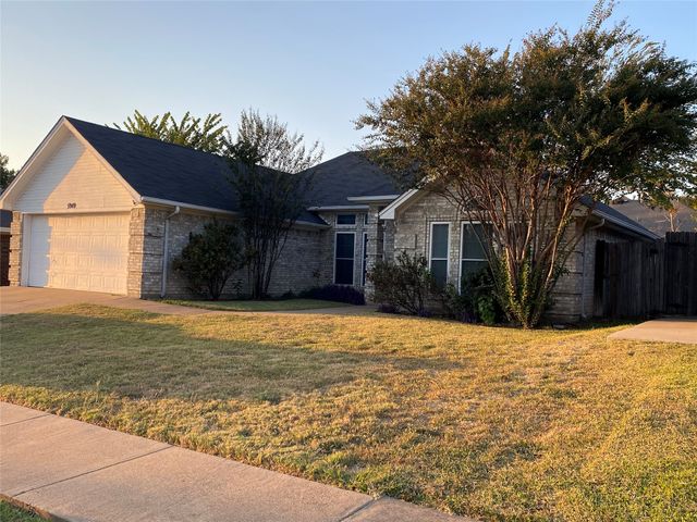 5949 Sundown Drive, Watauga, TX 76148