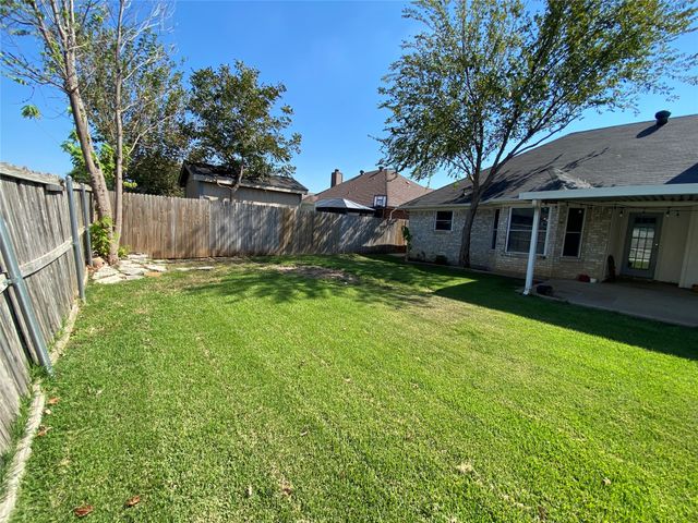 5949 Sundown Drive, Watauga, TX 76148