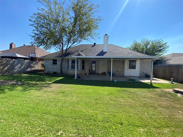 5949 Sundown Drive, Watauga, TX 76148