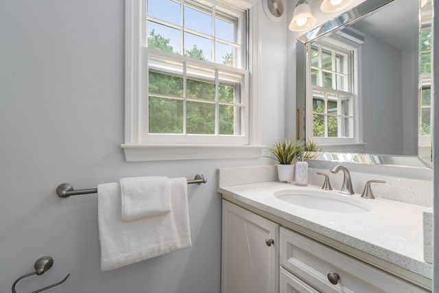 108 Greenwood Rd, Andover, MA 01810