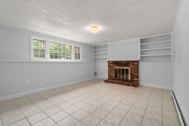 108 Greenwood Rd, Andover, MA 01810