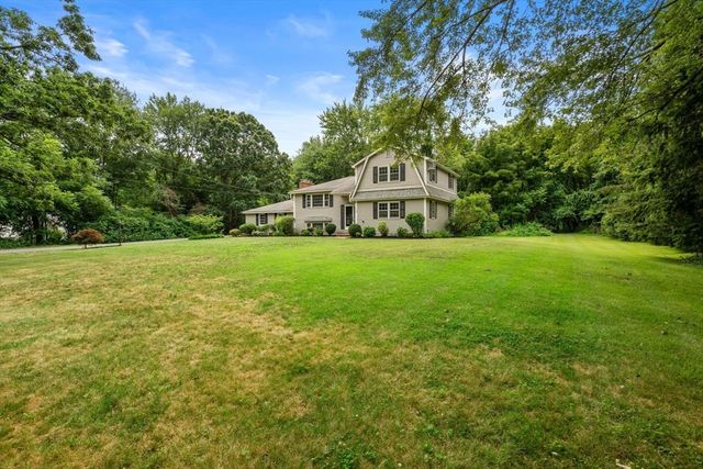 108 Greenwood Rd, Andover, MA 01810