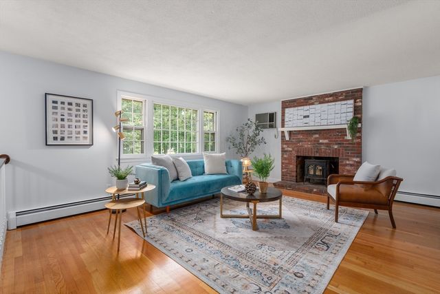 108 Greenwood Rd, Andover, MA 01810