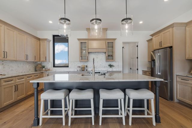 10 Rainbow Valley Road, Placitas, NM 87043