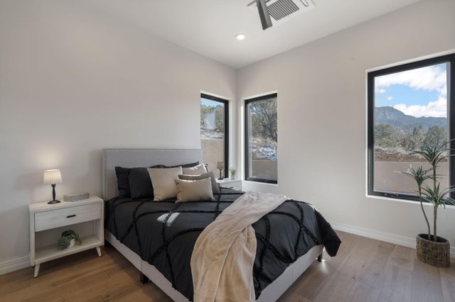 10 Rainbow Valley Road, Placitas, NM 87043