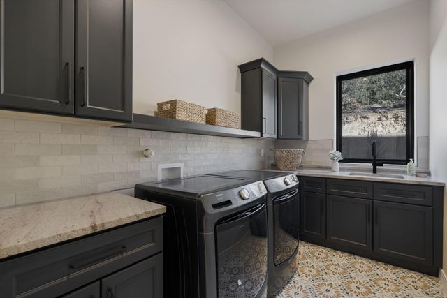 10 Rainbow Valley Road, Placitas, NM 87043