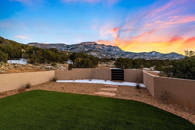 10 Rainbow Valley Road, Placitas, NM 87043