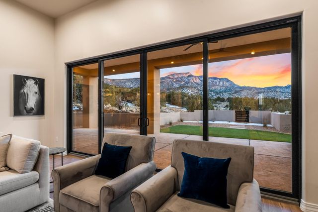 10 Rainbow Valley Road, Placitas, NM 87043