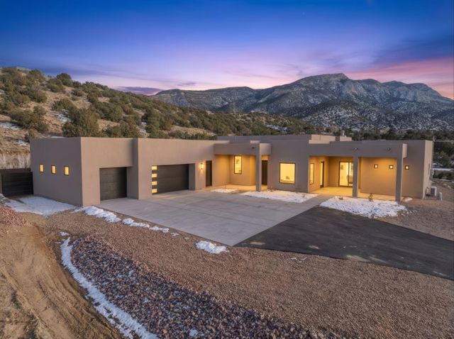 10 Rainbow Valley Road, Placitas, NM 87043