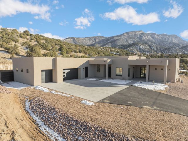 10 Rainbow Valley Road, Placitas, NM 87043