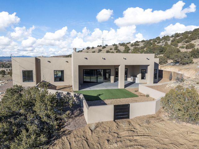 10 Rainbow Valley Road, Placitas, NM 87043