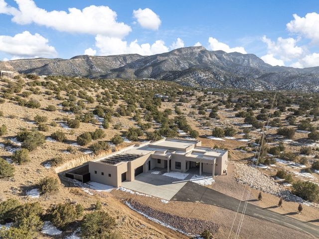 10 Rainbow Valley Road, Placitas, NM 87043