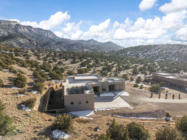 10 Rainbow Valley Road, Placitas, NM 87043