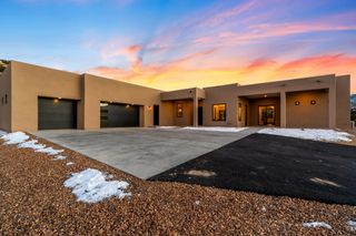 10 Rainbow Valley Road, Placitas, NM 87043