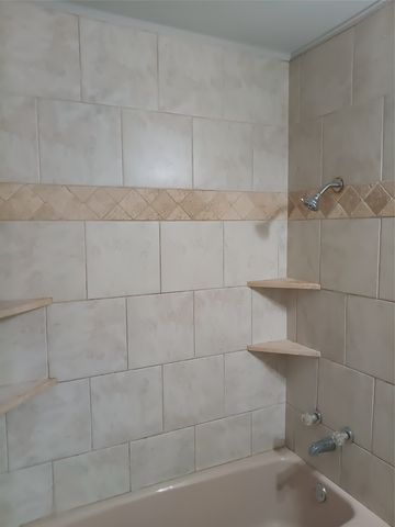 2906 Plaza Street, Arlington, TX 76010