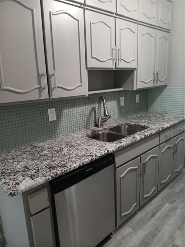 2906 Plaza Street, Arlington, TX 76010