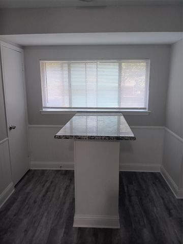 2906 Plaza Street, Arlington, TX 76010