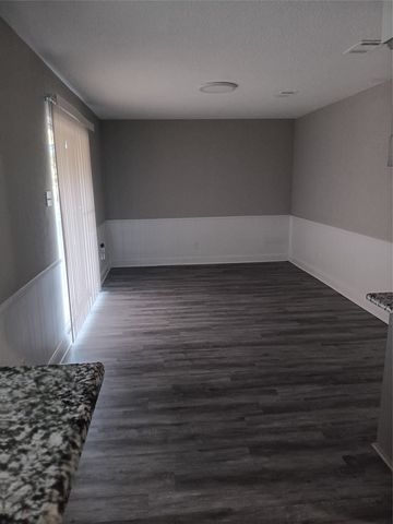 2906 Plaza Street, Arlington, TX 76010