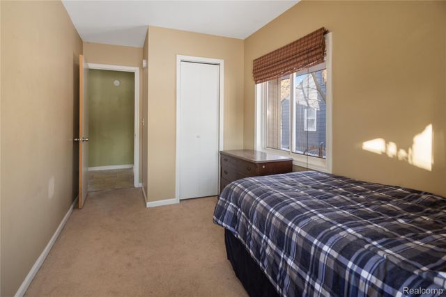 20000 Homeland Street, Roseville, MI 48066