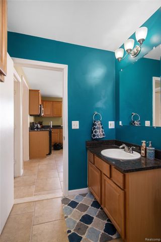 20000 Homeland Street, Roseville, MI 48066