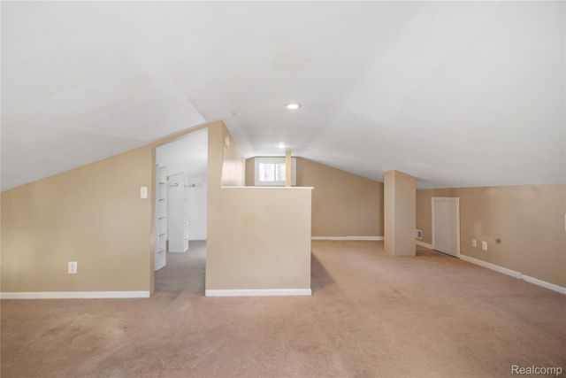 20000 Homeland Street, Roseville, MI 48066