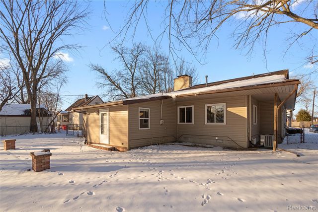 20000 Homeland Street, Roseville, MI 48066