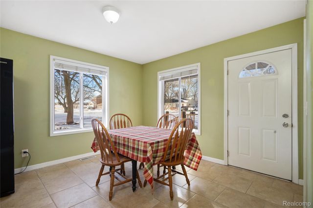 20000 Homeland Street, Roseville, MI 48066