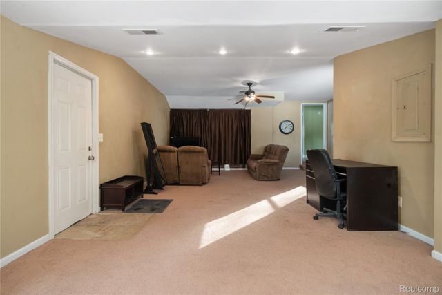 20000 Homeland Street, Roseville, MI 48066