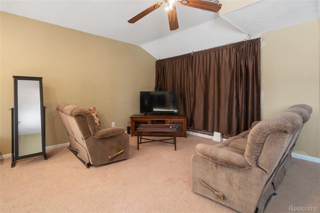 20000 Homeland Street, Roseville, MI 48066