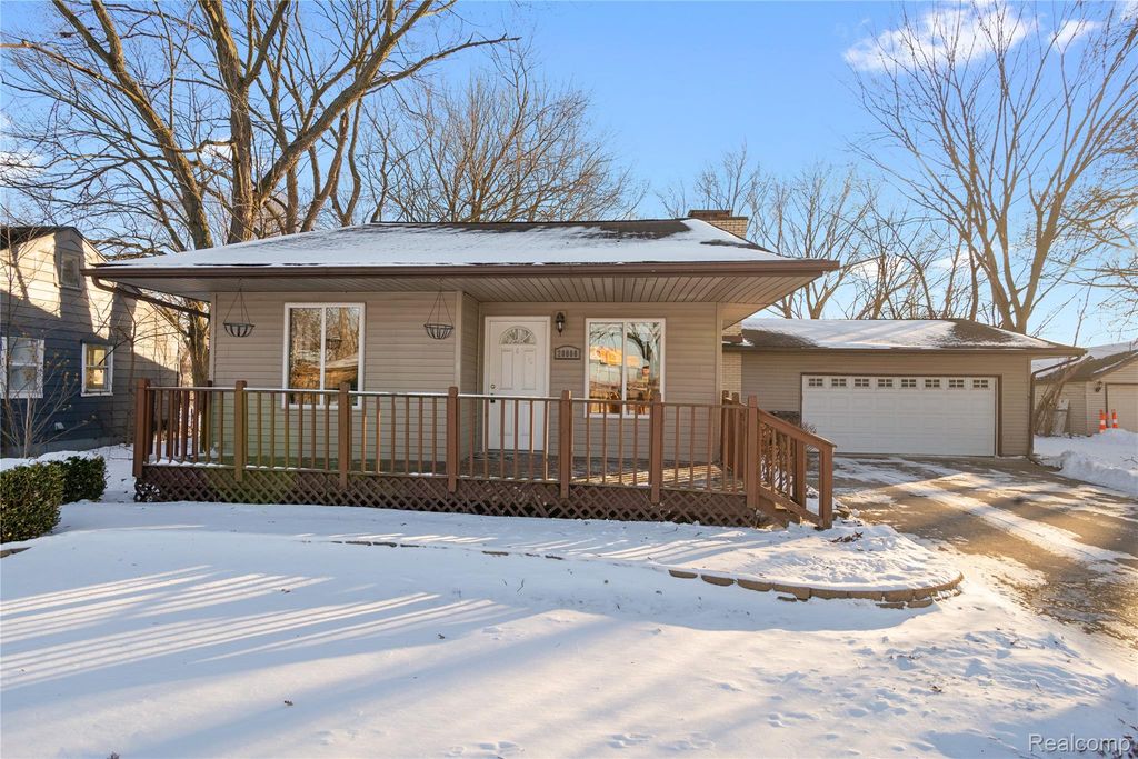 20000 Homeland Street, Roseville, MI 48066