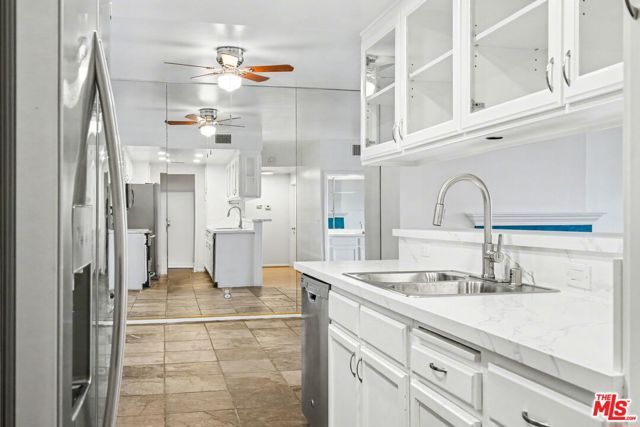 521 MONTANA Avenue 301, Santa Monica, CA 90403