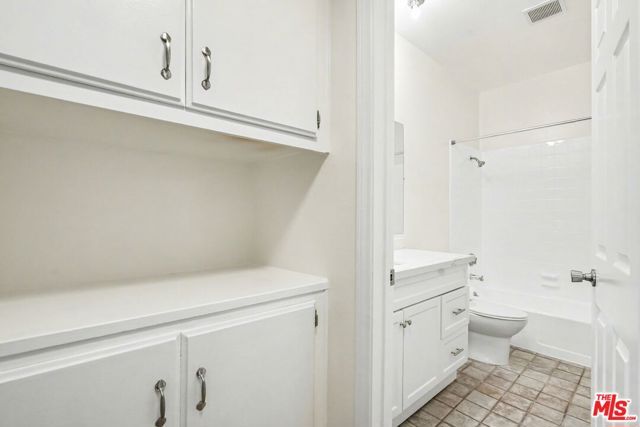 521 MONTANA Avenue 301, Santa Monica, CA 90403