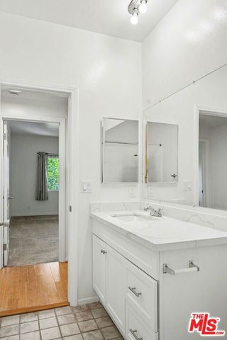 521 MONTANA Avenue 301, Santa Monica, CA 90403
