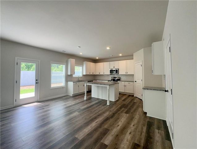 355 Rodeo Drive, Auburn, GA 30011