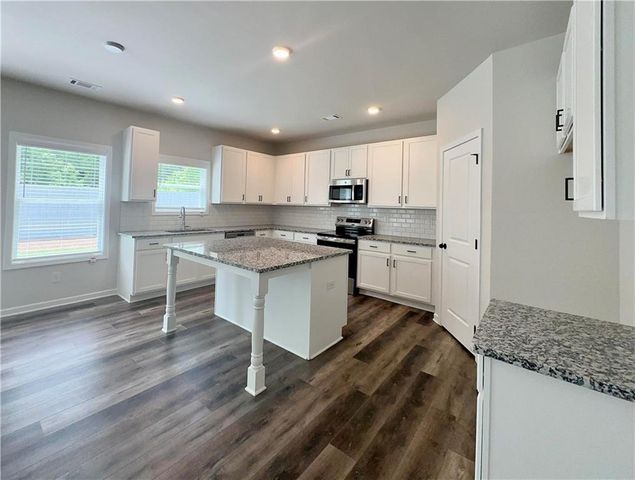 355 Rodeo Drive, Auburn, GA 30011