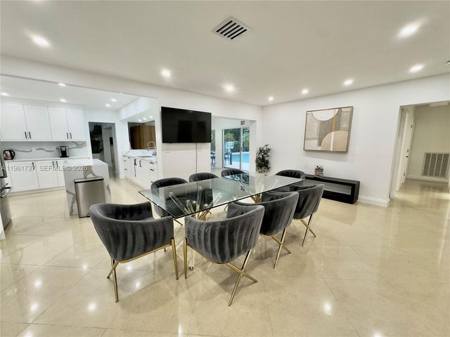 1144 Adams St, Hollywood, FL 33019